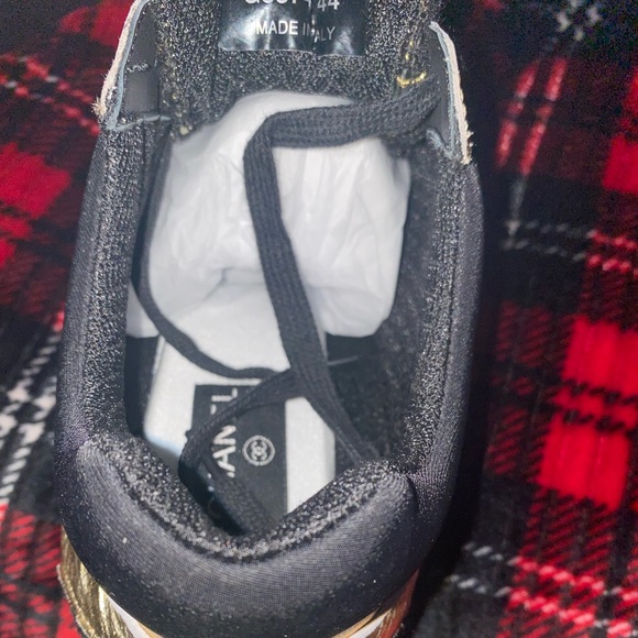 Chanel 19A Black Gold Tweed metallic Cc laced up flat runner trainer.. - Picture 3 of 3